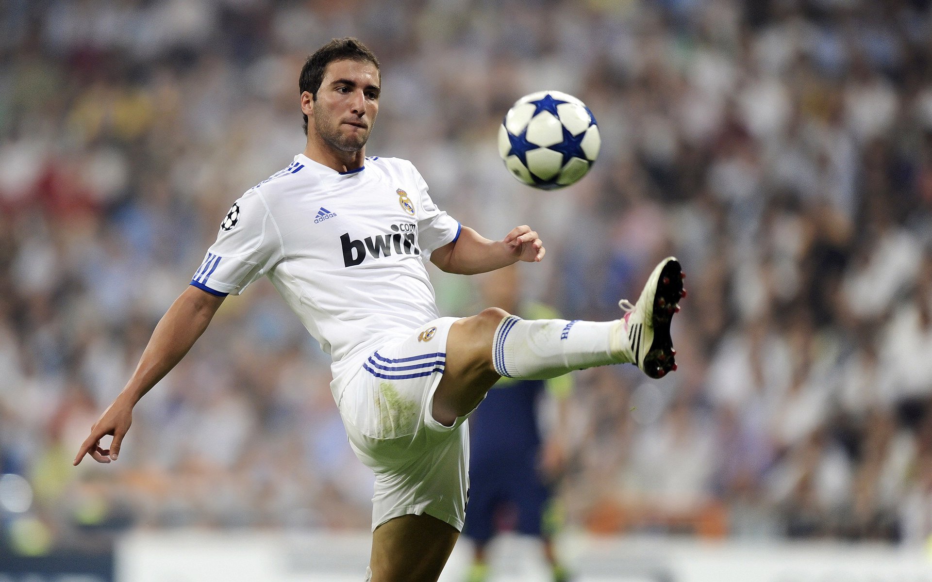 Karsa回归赛场，精彩发挥首场状态亮眼，利物浦观众沸腾！